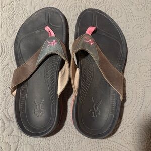KURU Women's Brown and Pink Thong Sandals